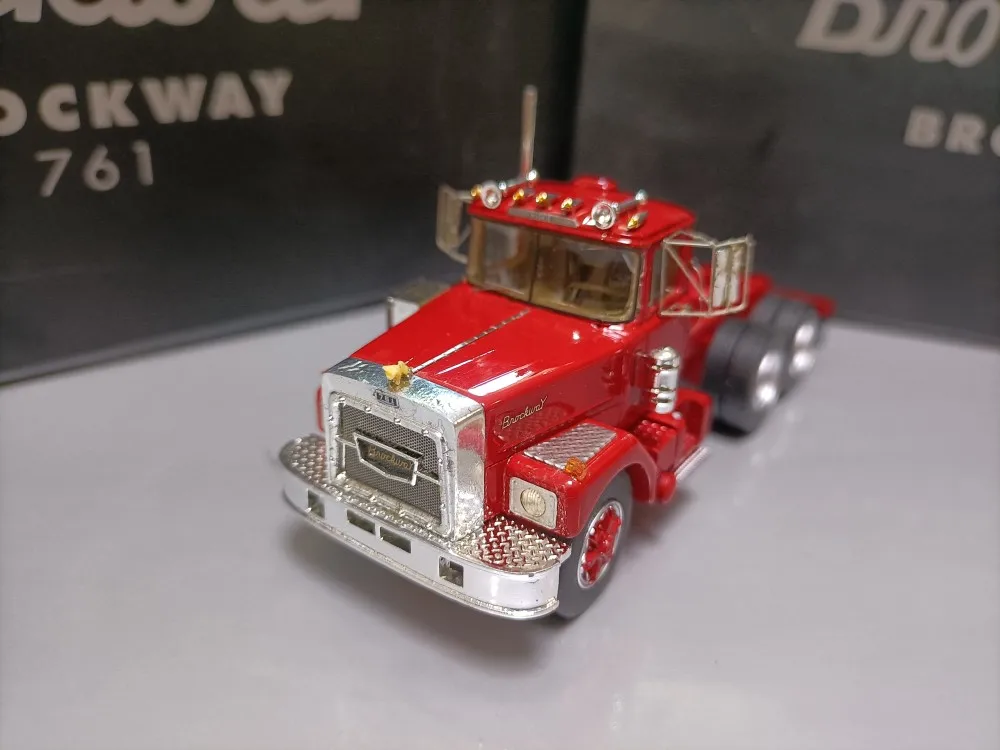 

Top Shelf 1:64 Brockway 761 Transport Trailer Simulation Resin Metal Static Car Model Gift