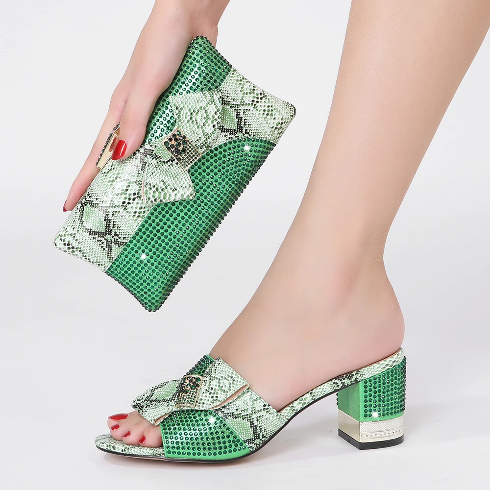 

2022 New Luxurious Snake Print Bow Rhinestone Ladies Round Head High Heel Slippers With Summer Banquet Fashion Chain Clutch