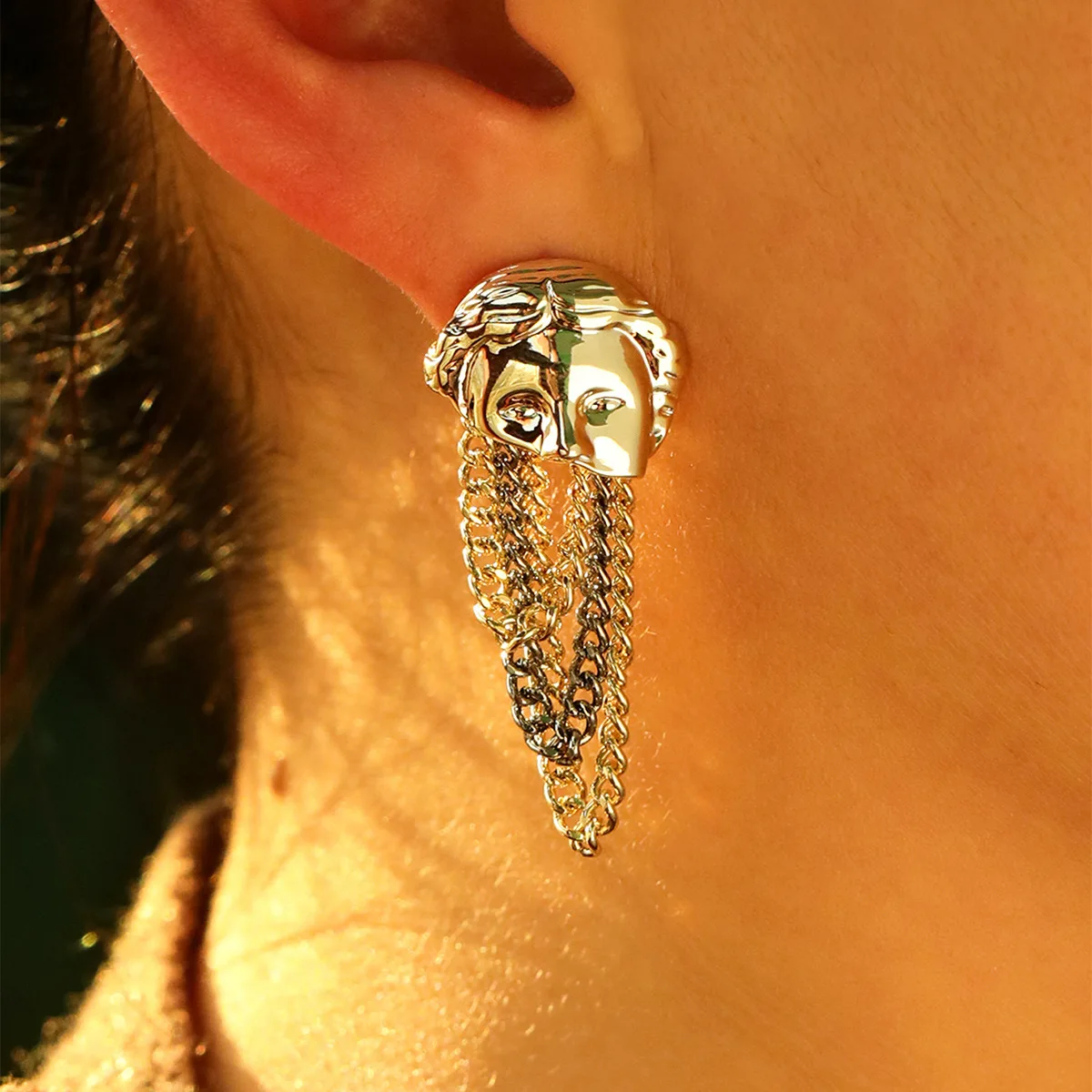

Unique Design Copper Alloy Half Face Tassel Earrings for Woman Fashion Gold Plated Simple Statement Earrings Accessories