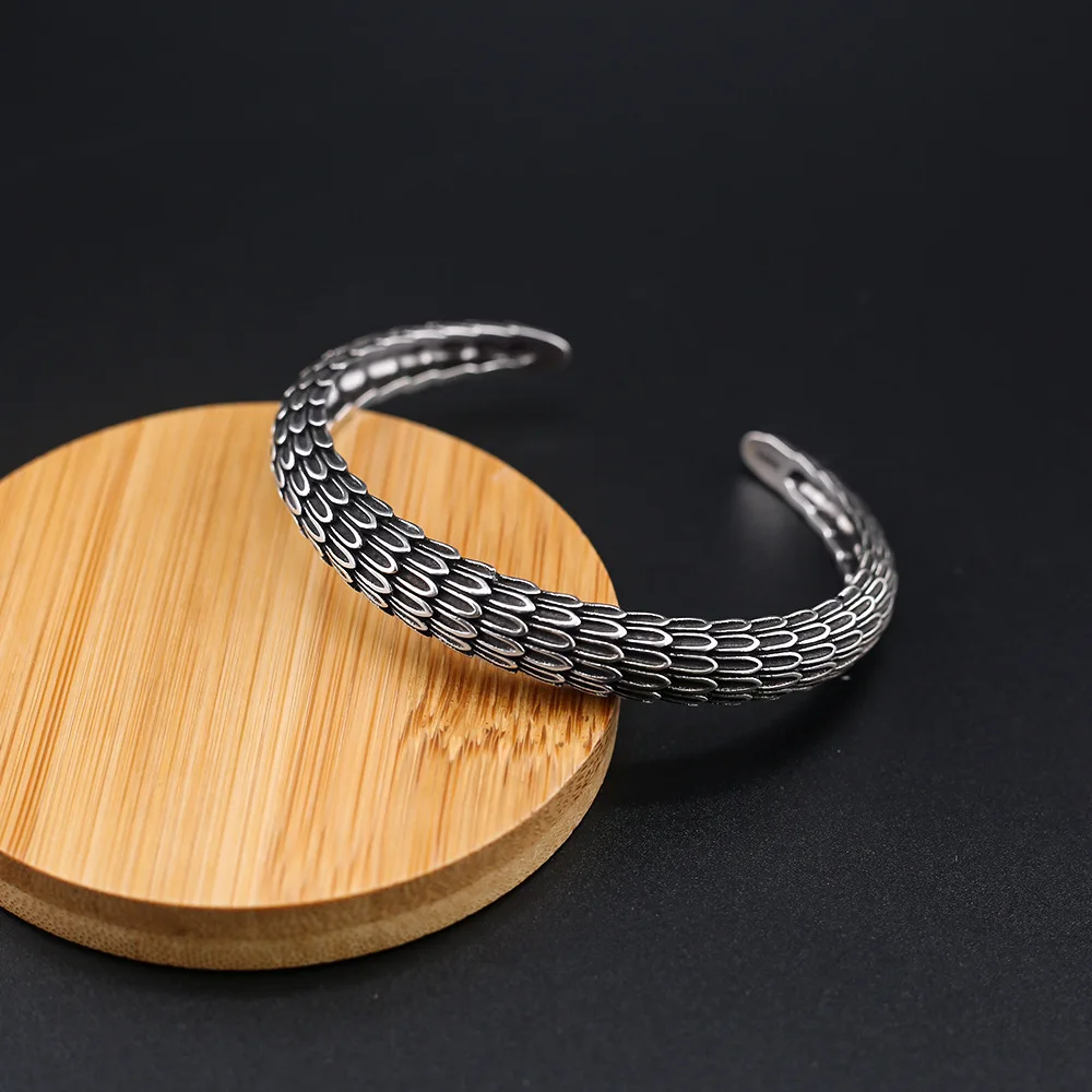 

Vintage Scale Open Bracelet