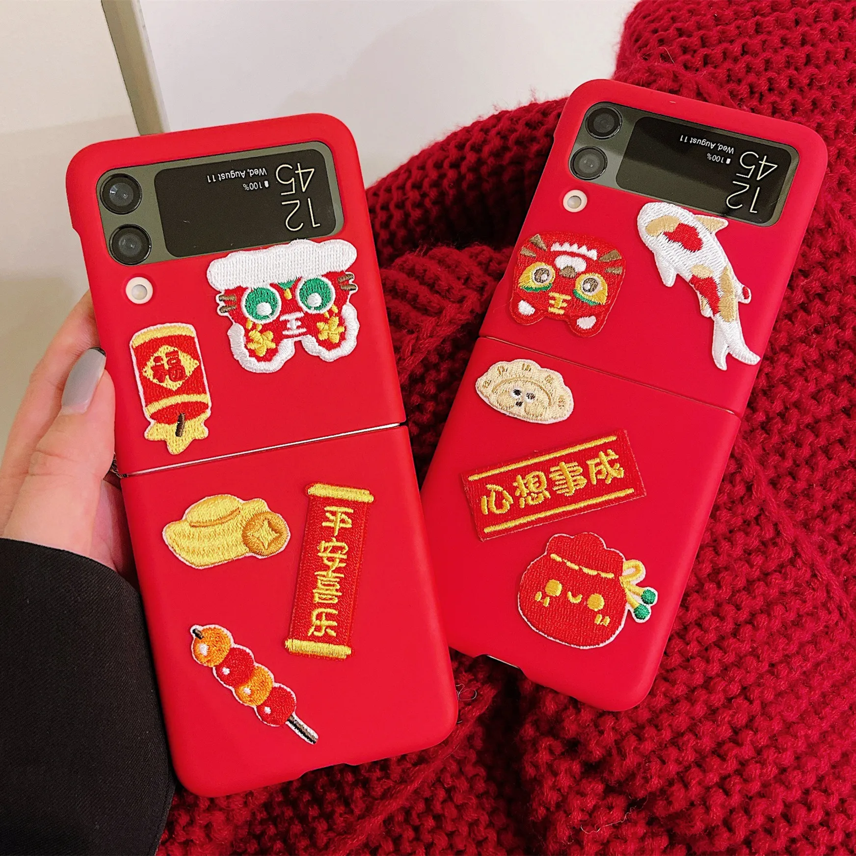 

Phone Case for Samsung Galaxy Z Flip 3 Red Hard PC Cover for Galaxy Z Flip3 5G Capa with Fashion Cute Embroidery Patch Pattern