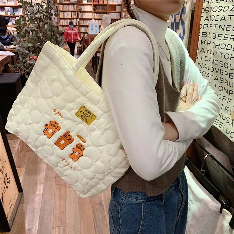 

Новая женская маленькая сумка с вышивкой тигра, Большая вместительная сумка-тоут, Студенческая Холщовая Сумка через плечо для девушек