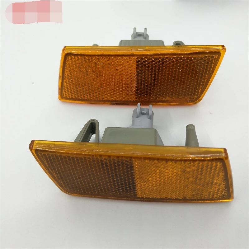 

SKTOO For Chrysler 300C front bumper corner lamp reflector reflective licensing front bumper turn signal lamp yellow edge