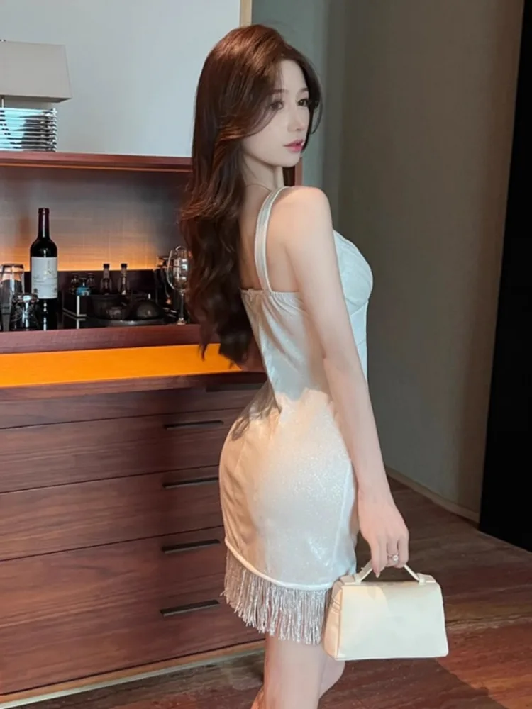 Женское вечернее платье без рукавов с V-образным вырезом и открытой спиной