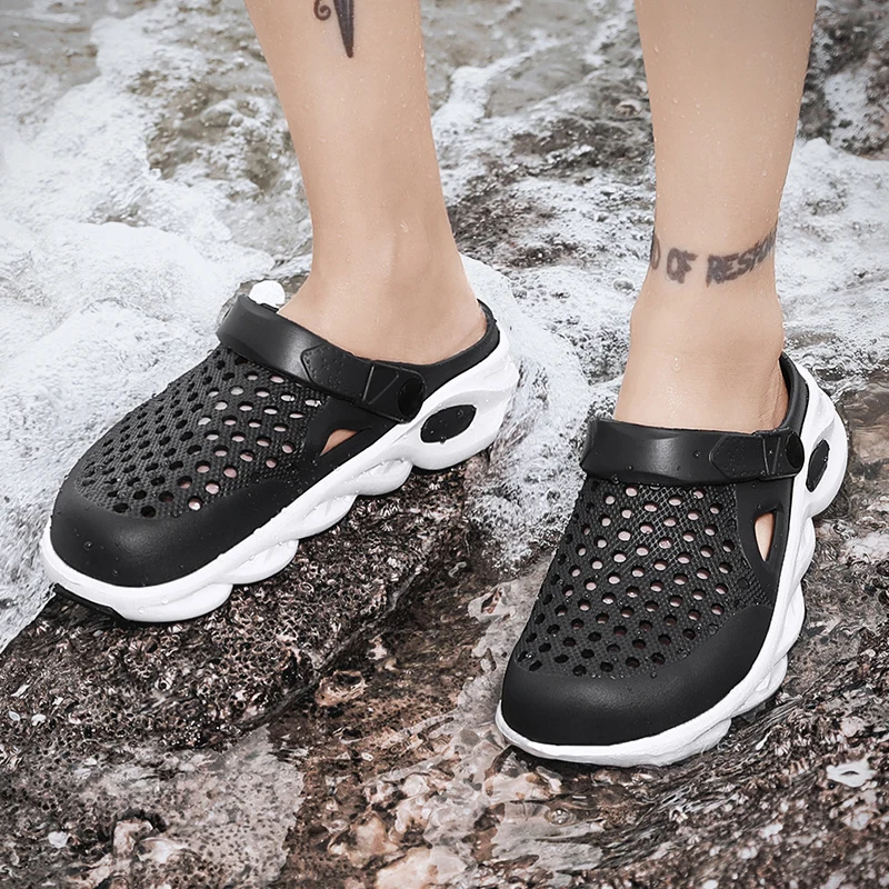 Baotou slippers men's sandals non-slip soft bottom summer outdoor deodorant beach hole shoes  clogs