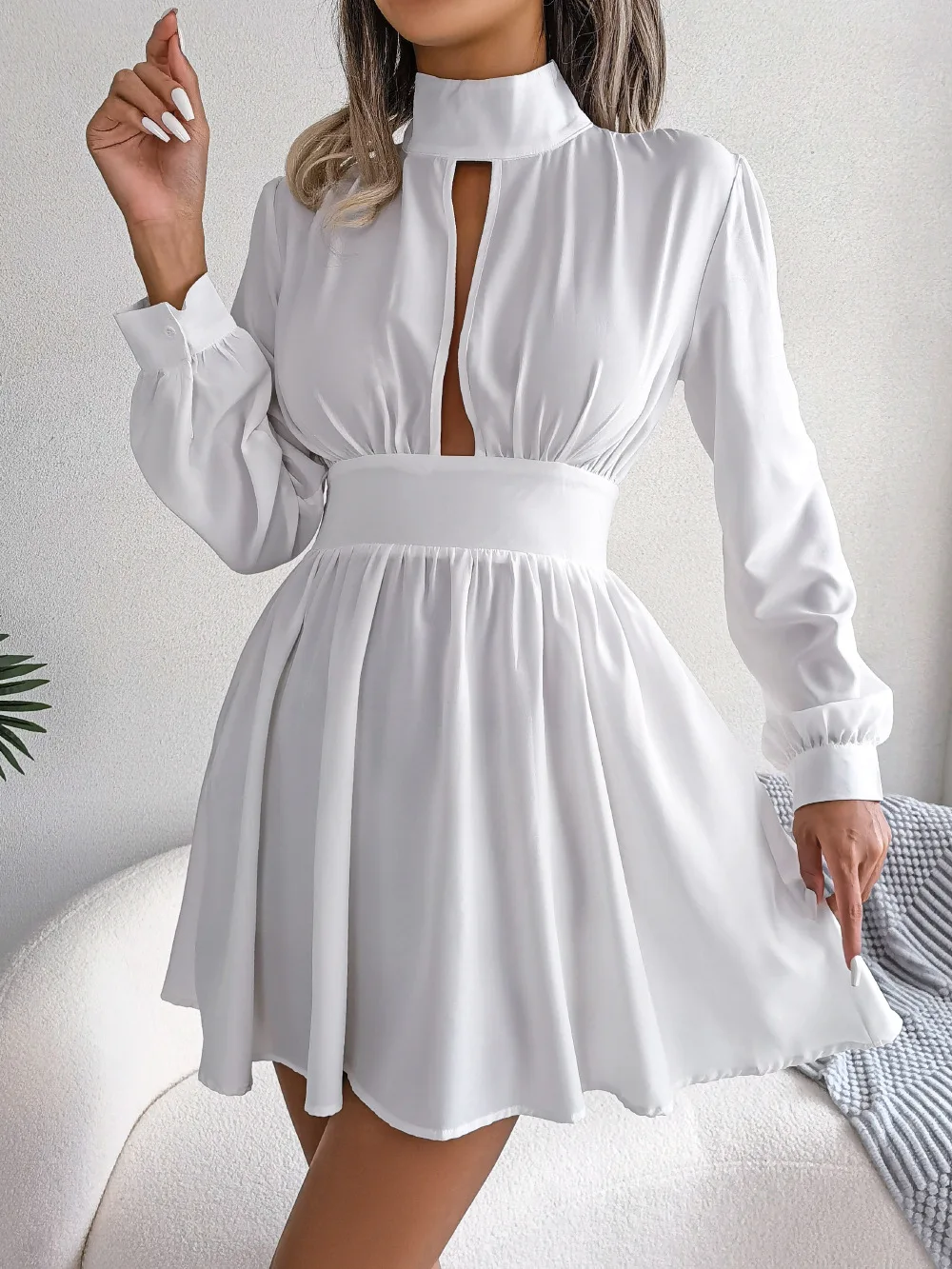 

Autunm Sexy Hollow Waist Large Swing Dresses For Women Fashion Solid Color A-Line Vestidoa Roupa Feminina White Vintage Dress