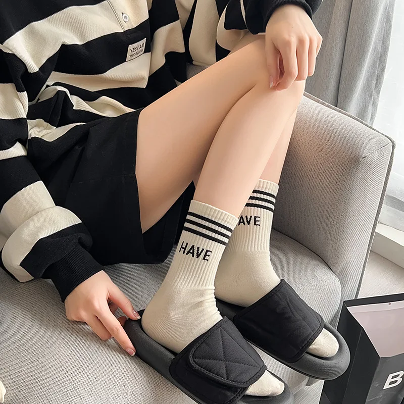 5 pcs New Fashion Sports Medium Tube Cotton Socks Set for Women Simple White Letter High Quality Cotton Socks 5 Pairs