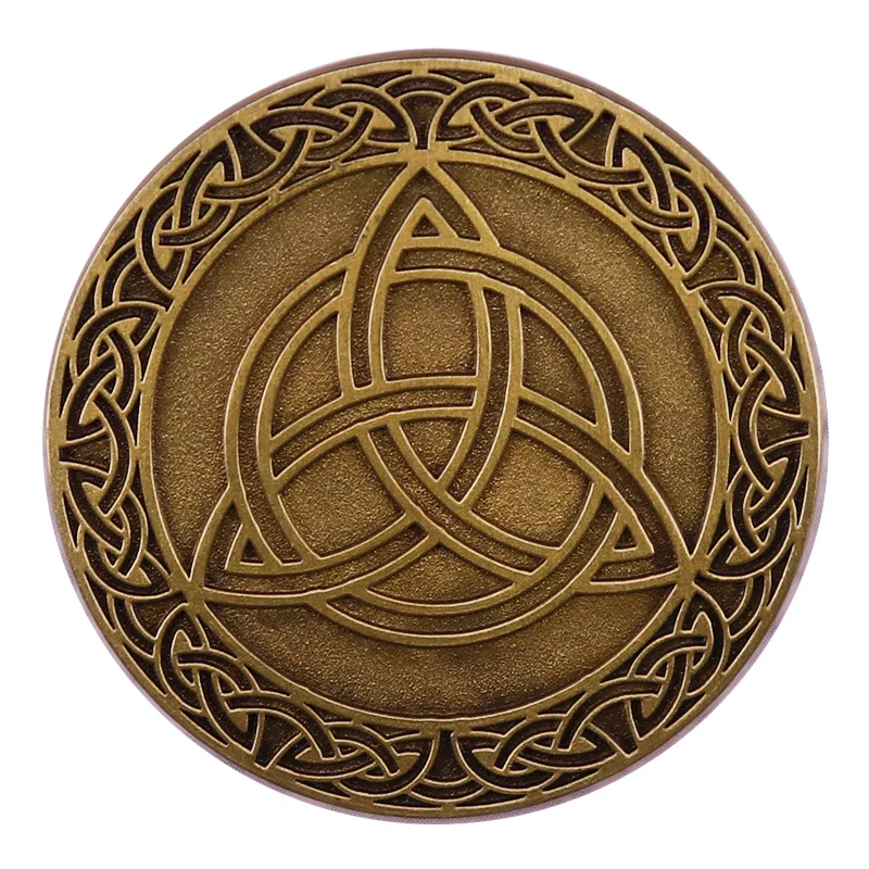 

XM-funny Vintage Viking triangle Celtic knot brooch accessory backpack badge decorative jewelry