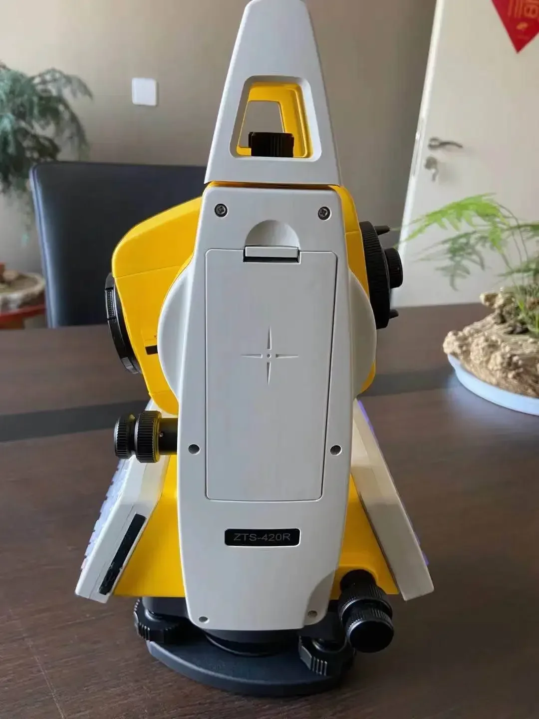 Hi Target ZTS-420R Профессиональный геодезический инструмент Тахеометр без призма