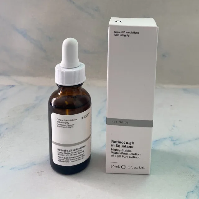 

Антиоксидантная эссенция для лица Retinol 0.5% в сквалане, Омолаживающая десаллирующая смола, восстанавливающая поврежденные клетки