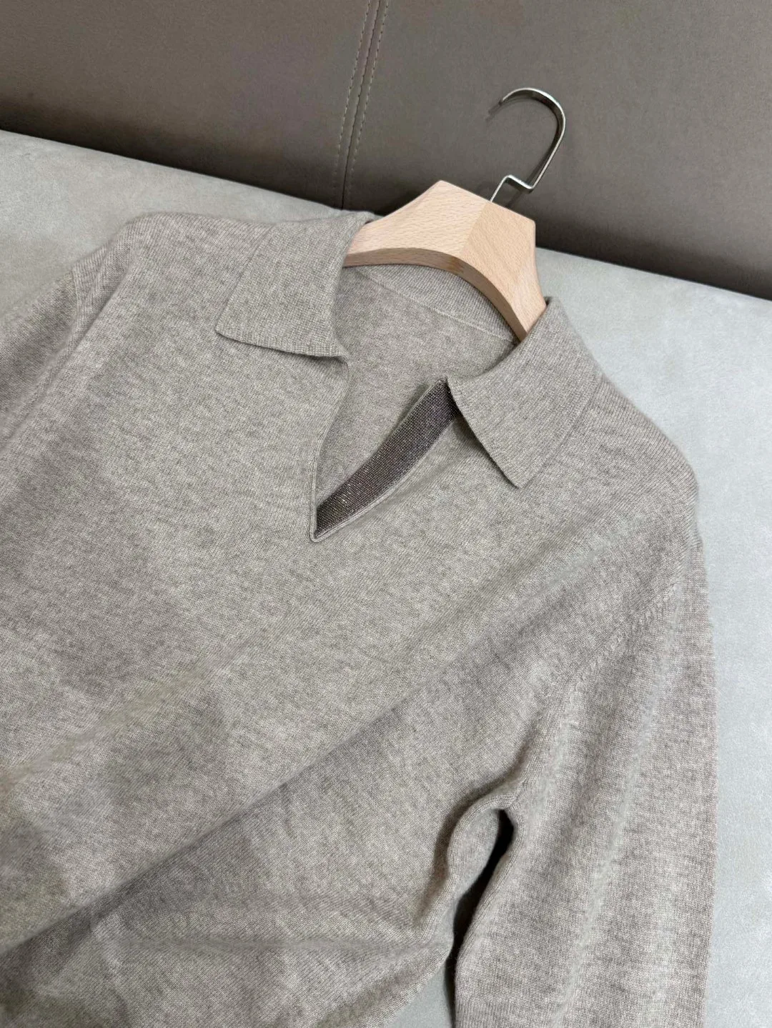 Осенний женский кашемировый свитер с длинными рукавами и V-образным вырезом