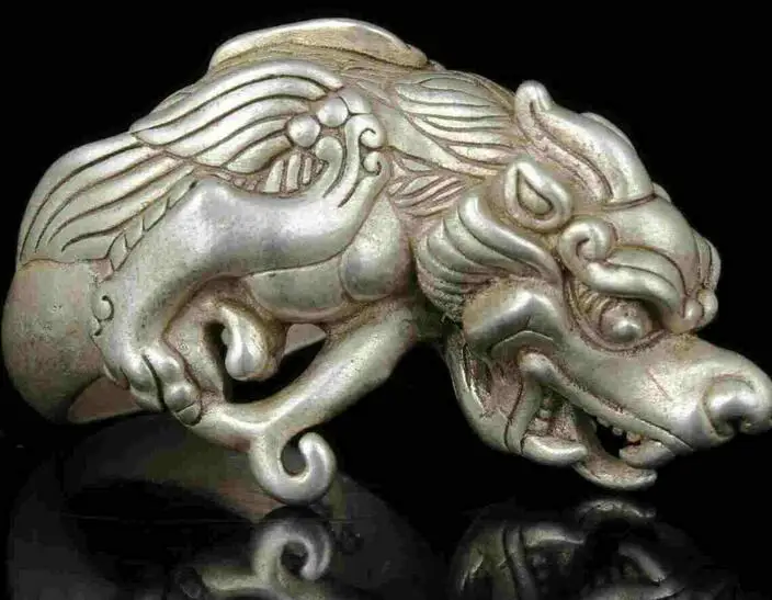 

Collect Rarity China Hand-Carved Precious Tibetan Silver Ring PI Xiu Statue