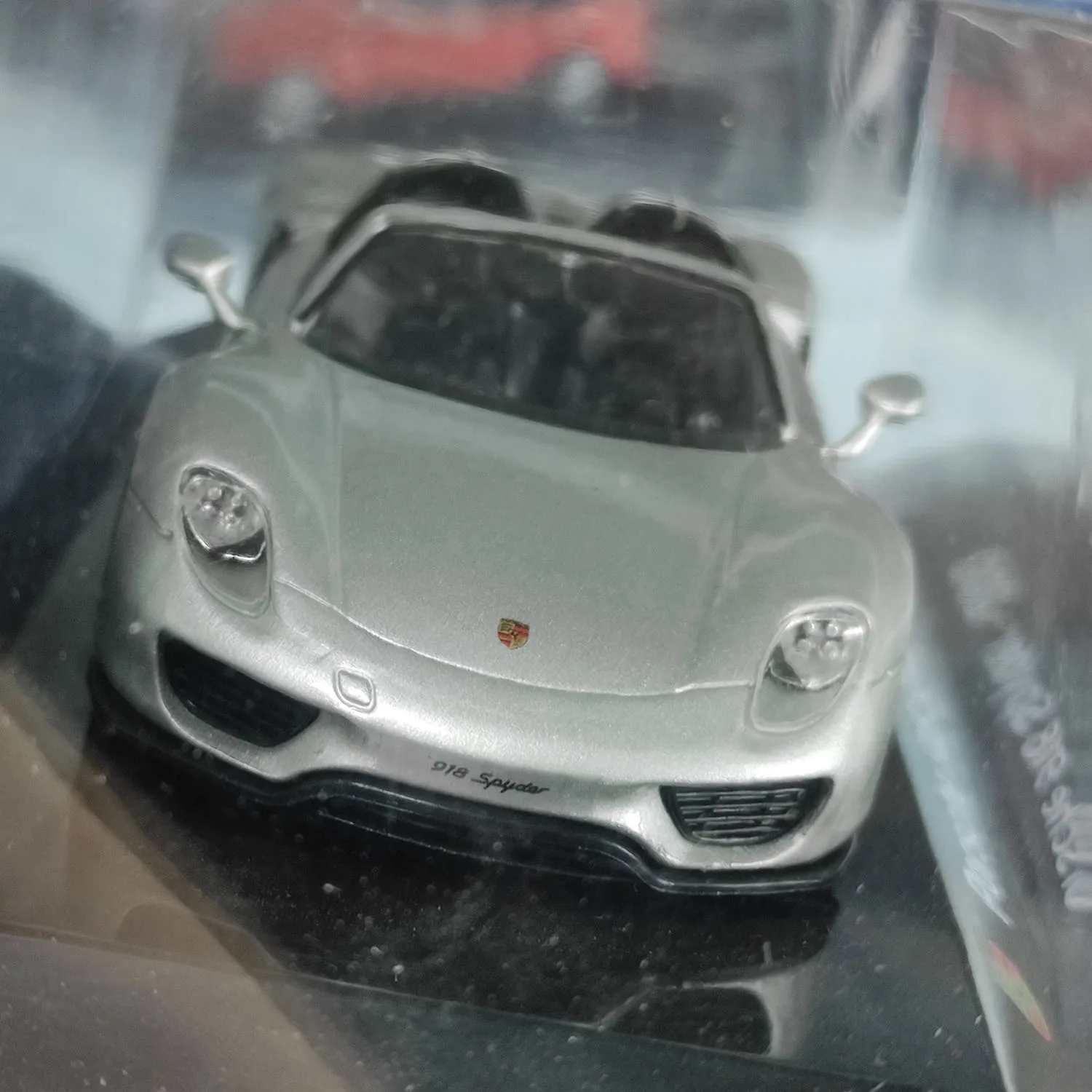 Фото Литая под давлением модель автомобиля из сплава IXO в масштабе 1:43 Porsche 918 Spyder-2013 №3