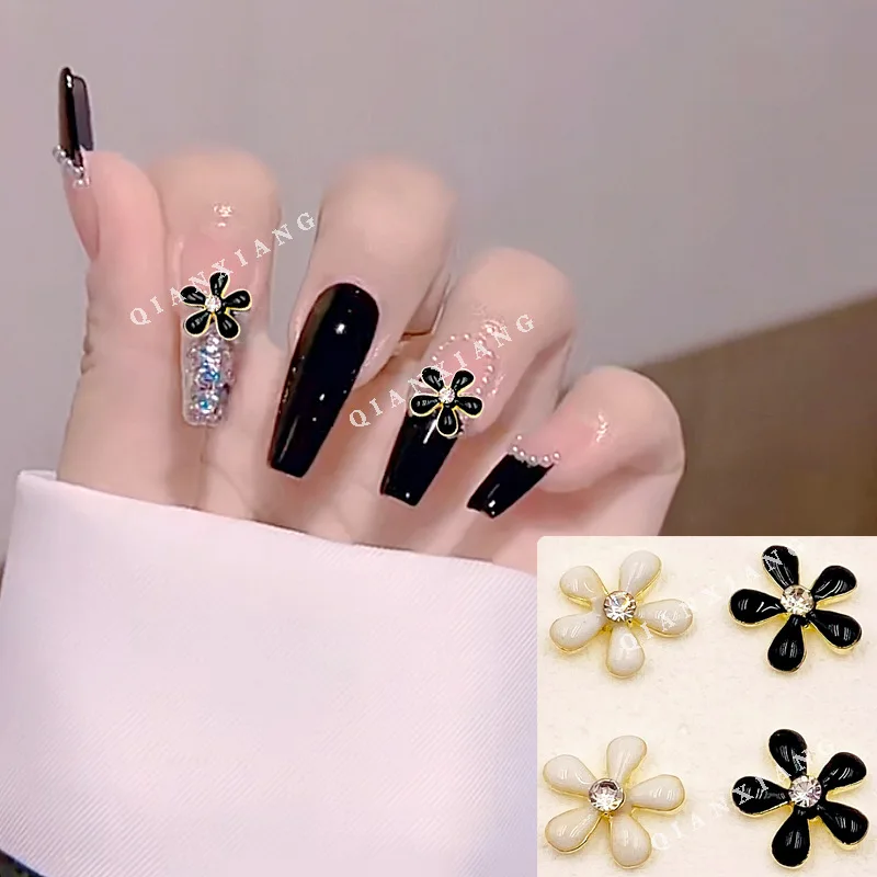 

10pcs White Black Diamonds Flower Pearls Gold Edge 5petal Flowers Bowkont Alloy Nail Art Rhinestones Decorations Manicure Charms
