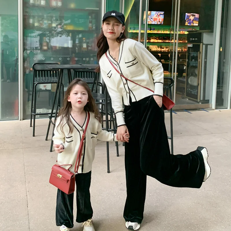 

Mother Daughter Matching Clothes 2022 New Family Outwear Tops Kids Baby Girls Knitted Sweater Cardigan Korean Autumn Coat