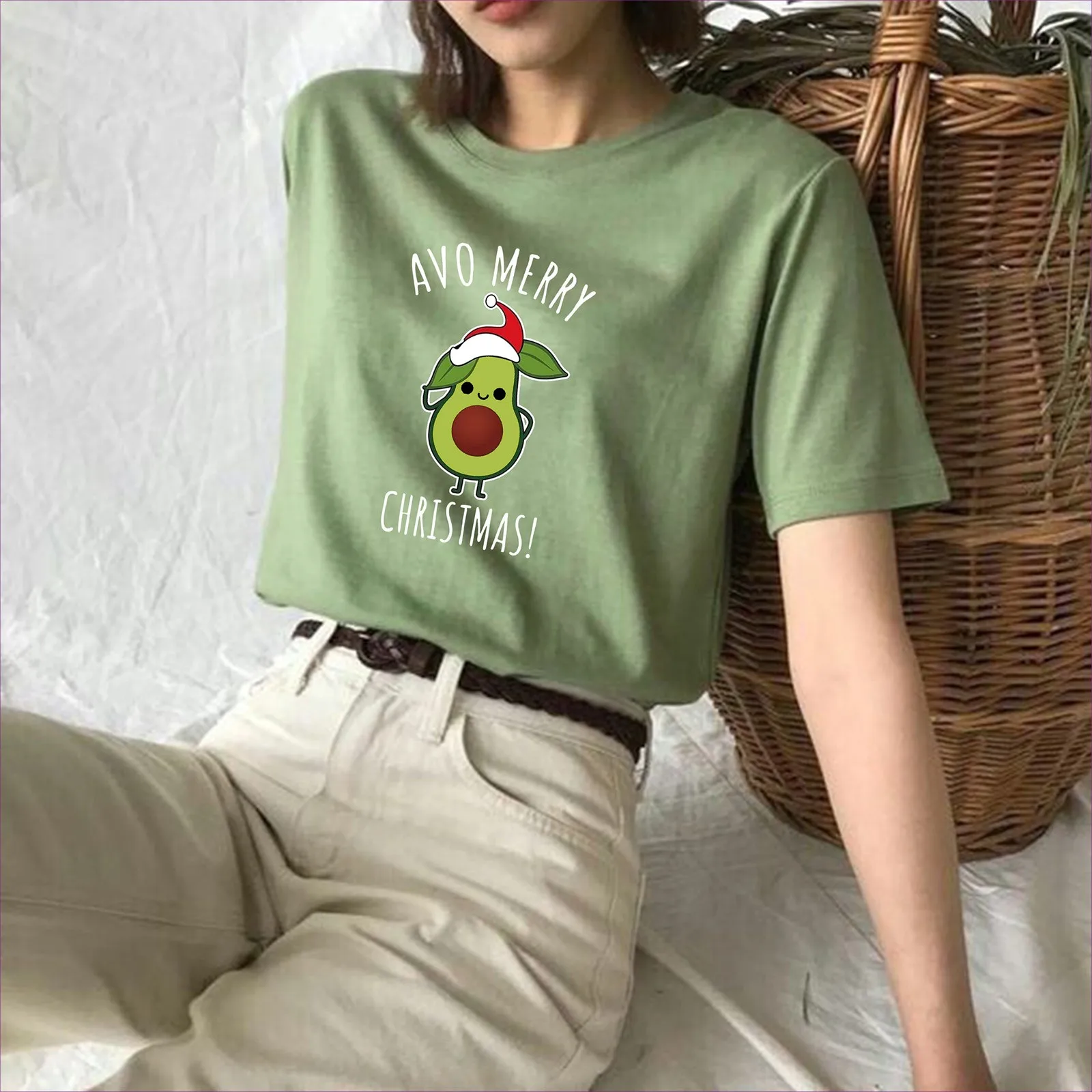 

Женская футболка с коротким рукавом и круглым вырезом