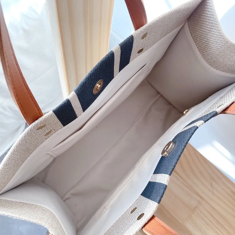 Large Canvas Bag For Women 2023 New Luxury Handbags Vintage Striped Tote Bag Female Portable Ol Business Briefcase Korean Style