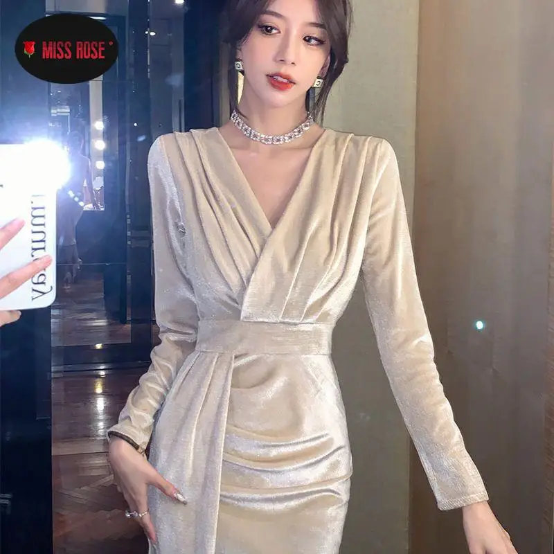 Флисовое бархатное зимнее платье с французским разрезом женское приталенное