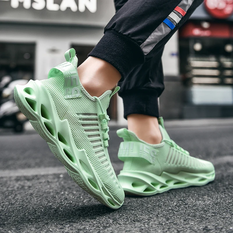 New Trend Men Sneakers Mesh Casual Shoes Lac-up Mens Shoes Lightweight Fashion Men Running Shoes Zapatillas Hombre Men Shoes