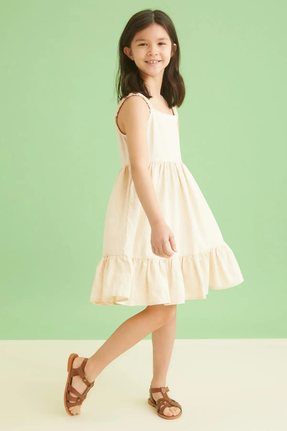 

Girl linen look hanging dress clothing