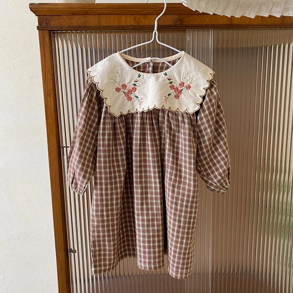 

Retro Style Kids Dresses For Toddler Girls Long Sleeve Costume Cute Embroidery Collar Cotton Clothes Plaid Dress 2022 Autumn New