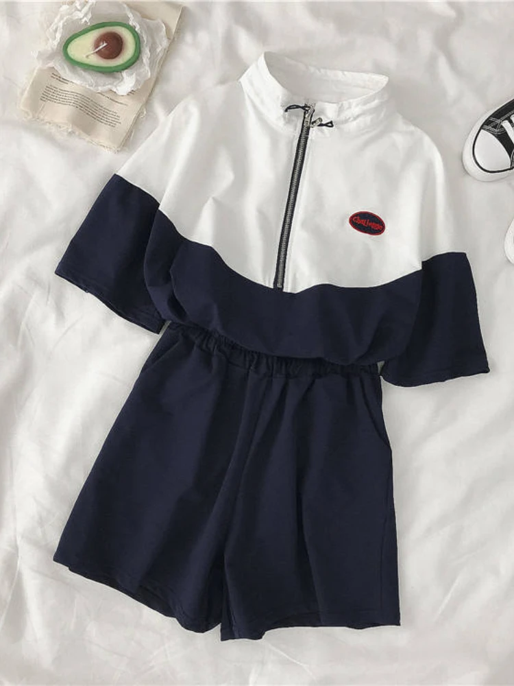 

Повседневный Спортивный костюм 2022SS в стиле преппи, женская новая Корейская Свободная рубашка на молнии и шорты с широкими штанинами, компле...