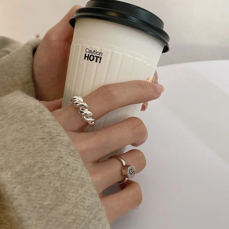 

Korean pure silver folding horn bag opening ring for women's fashion personality niche design inschao net red index finger ring