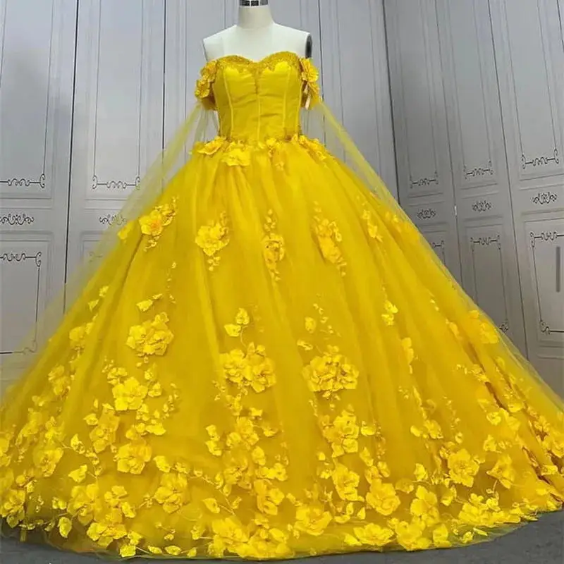 

Glitter Off Sholder Quinceanera Dresses With Cape Yellow 3D Floral Appliques Sweet 15 Prom Gowns Corset Back Ball Gown Vestidos