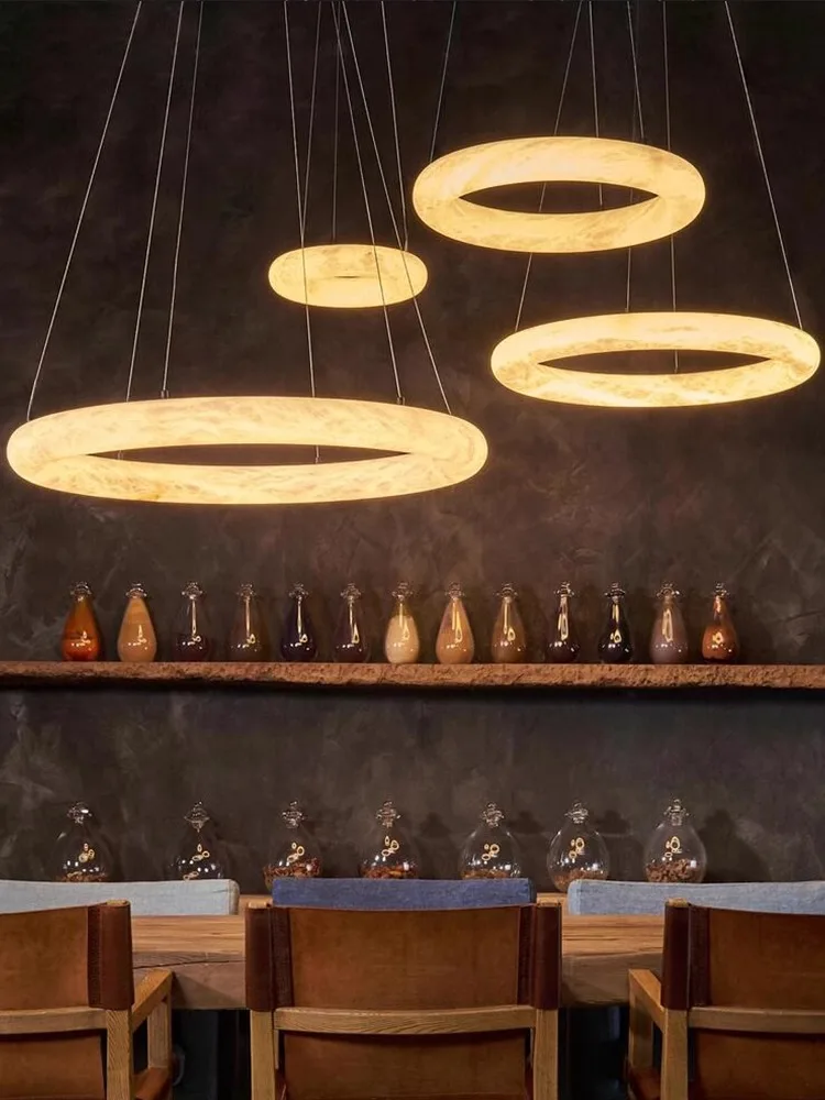 Роскошная люстра из натурального мрамора с регулируемой яркостью золотистая