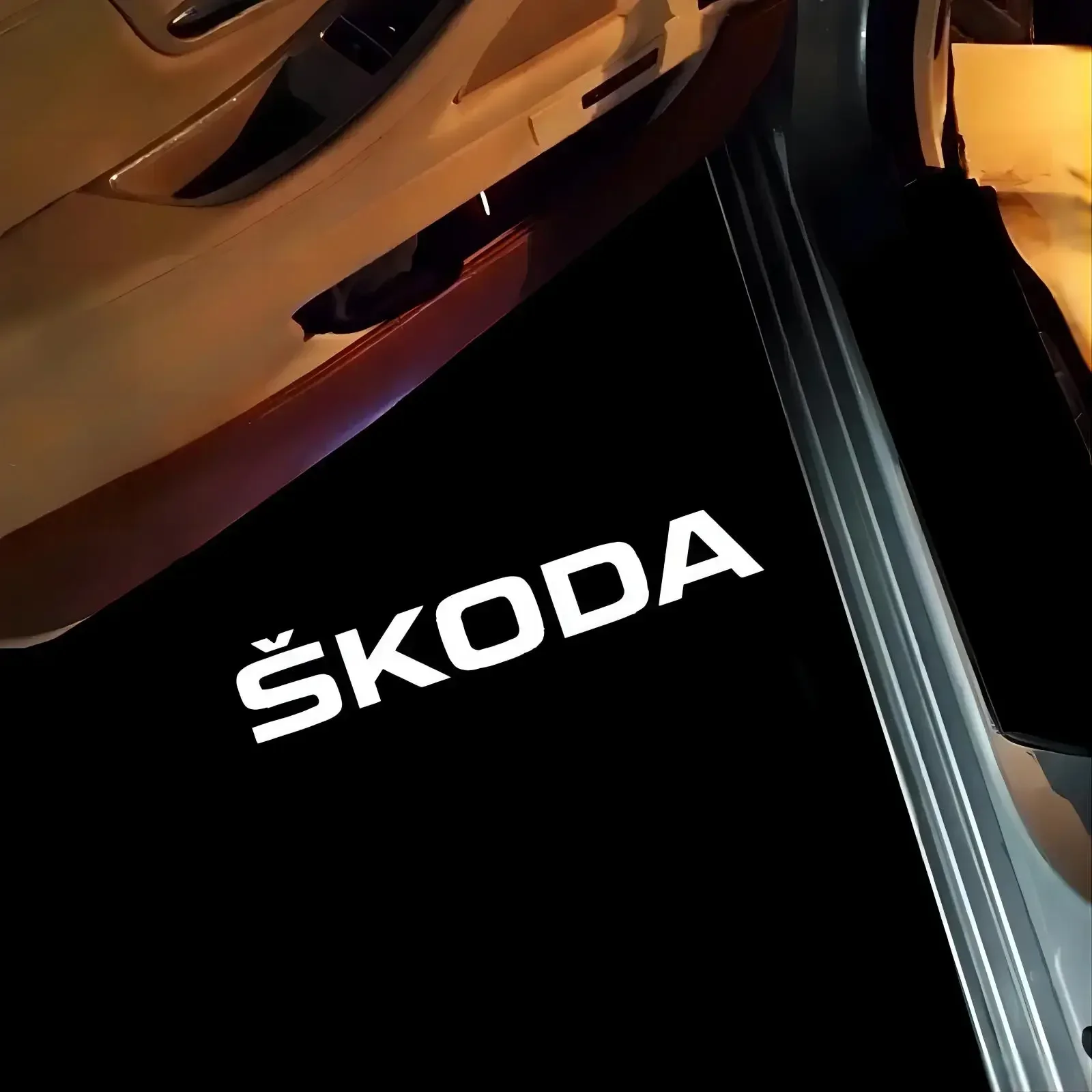 Фото 2 шт. светодиодных проекторов-эмблем для дверей автомобиля Skoda VRS Octavia A5 MKII (хэтчбек, универсал) — подсветка с эффектом «Ghost Shadow», аксессуары для освещения дверей №5
