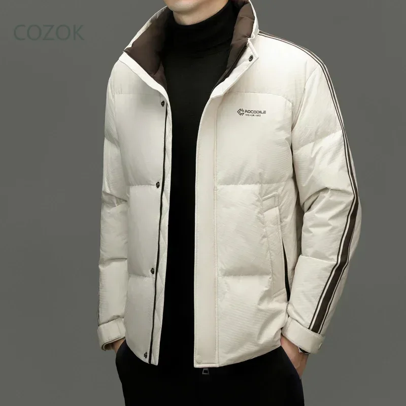 COZOK Короткий пуховик с воротником-стойкой набивка на утином пуху дизайнерская