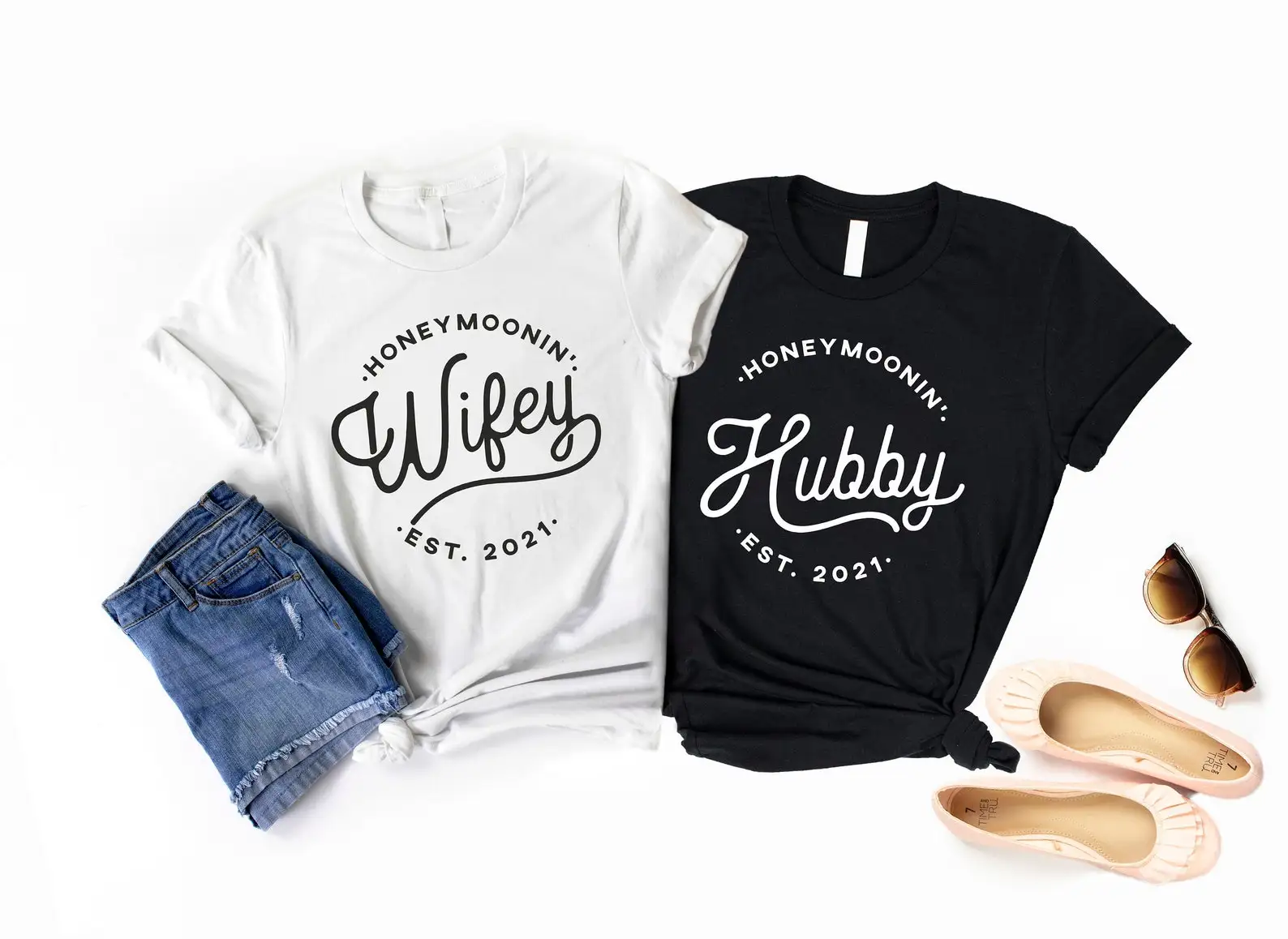 Фото Парные футболки для молодоженов с именами и датой: дизайн «Wifey Hubby Mr Mrs», унисекс, для свадебного тура, для влюбленных, для помолвки, одинаковые футболки №4