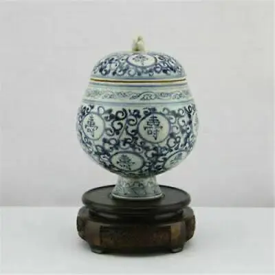 

The Ancient Chinese Hand-painted Blue and White Porcelain Tea Pot Iiving Room Decoration Home Gift