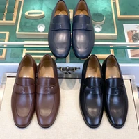 the official website synchronizes the classic fastener style of mens leather shoes which is luxurious and elegant
