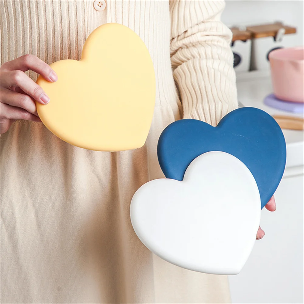 

Kitchen Decoration Mat Easy To Clean High Tempreture Insulation Silicone Mat Oil-proof Tabletop Mat Insulation Pad Heart-shaped