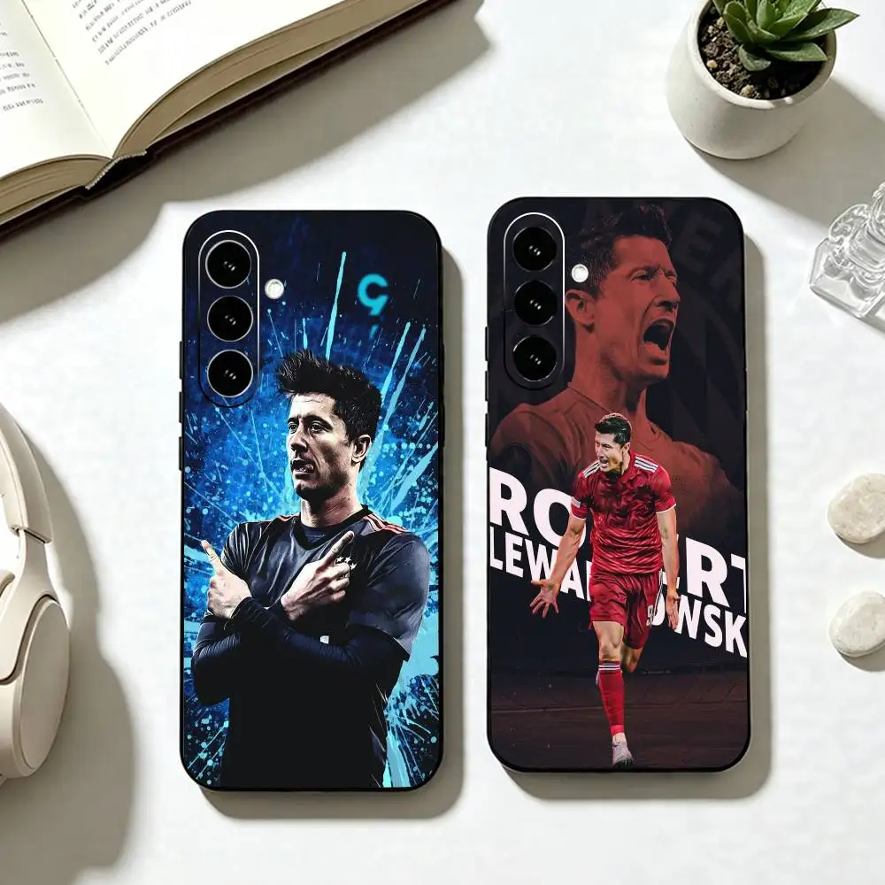 Фото Чехол для телефона Football R-Robert L-Lewandowski, черный, силиконовый, мягкий, для Samsung Galaxy A73, A72, A71, A70, A53, A52, A51 №1