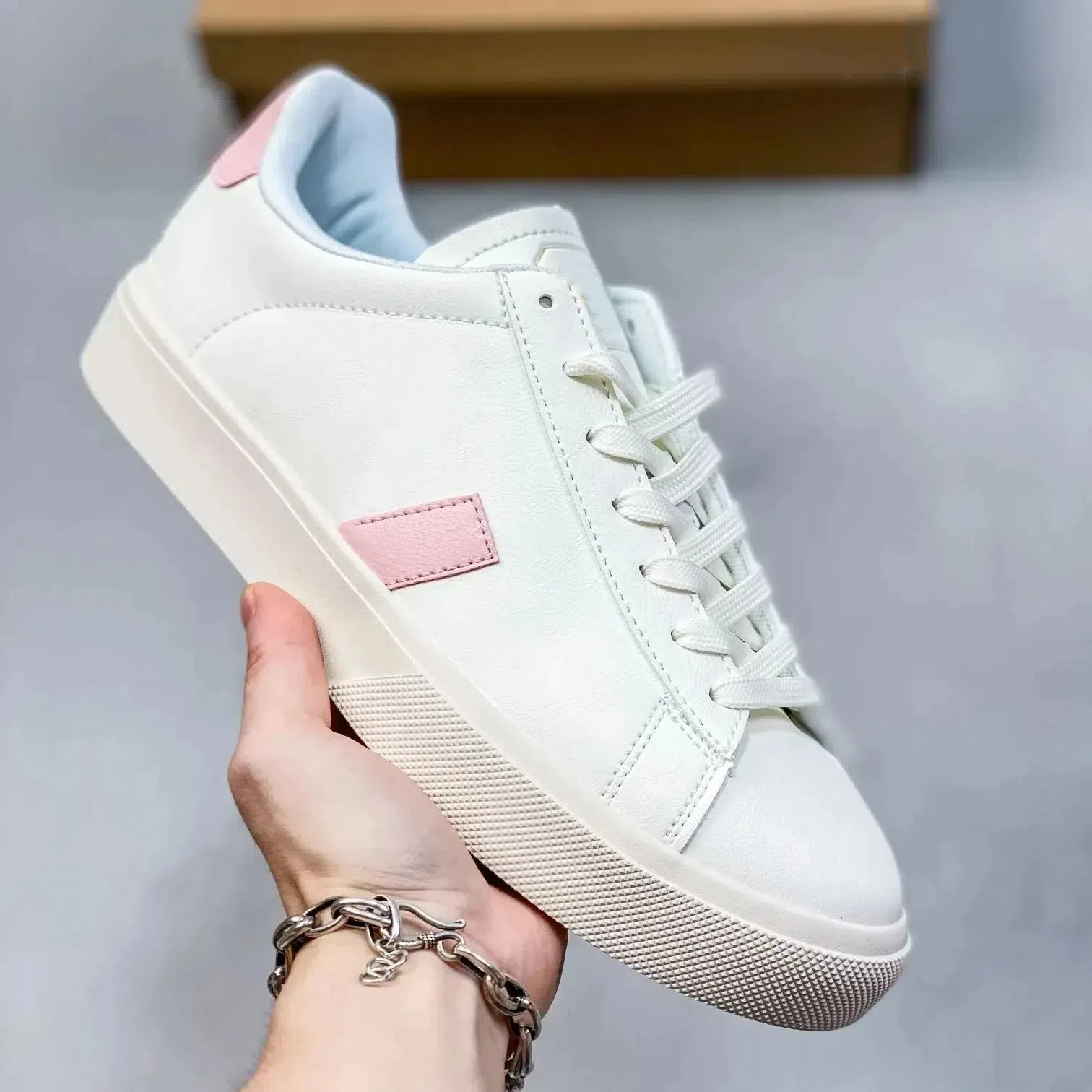 Новейшие брендовые женские и мужские кроссовки классические деловые роскошные V