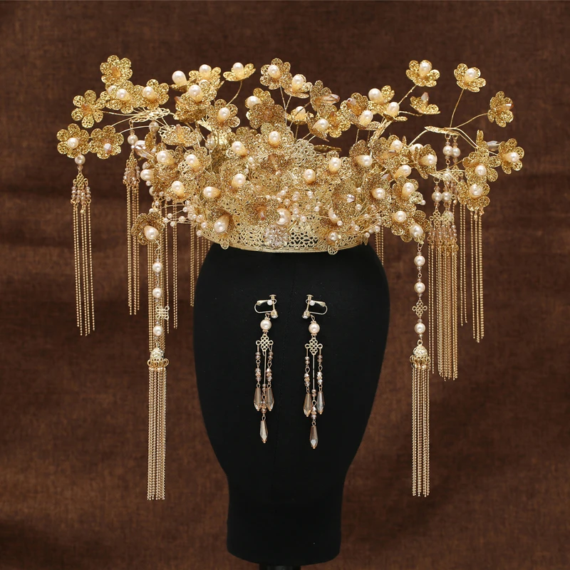 Мисс вселенная 2022. С 2022 годом картинки прикольные. Корона 2022. Цирк корона в липецке. Rachel wolfson.