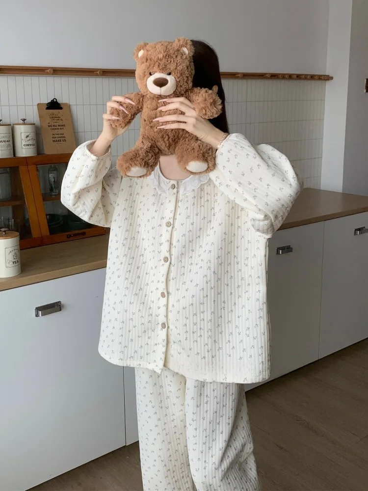 Осенне-зимние новые милые кружевные пижамы с цветочным принтом женские