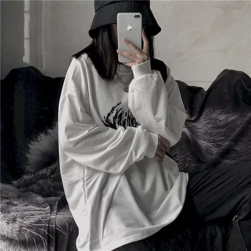 

2022NEW Goth Bottoming Shirt Equipped With Men Women Autumn Korean Vintage Printing Loose Bf O-neck Long-sleeved T-shirt White T