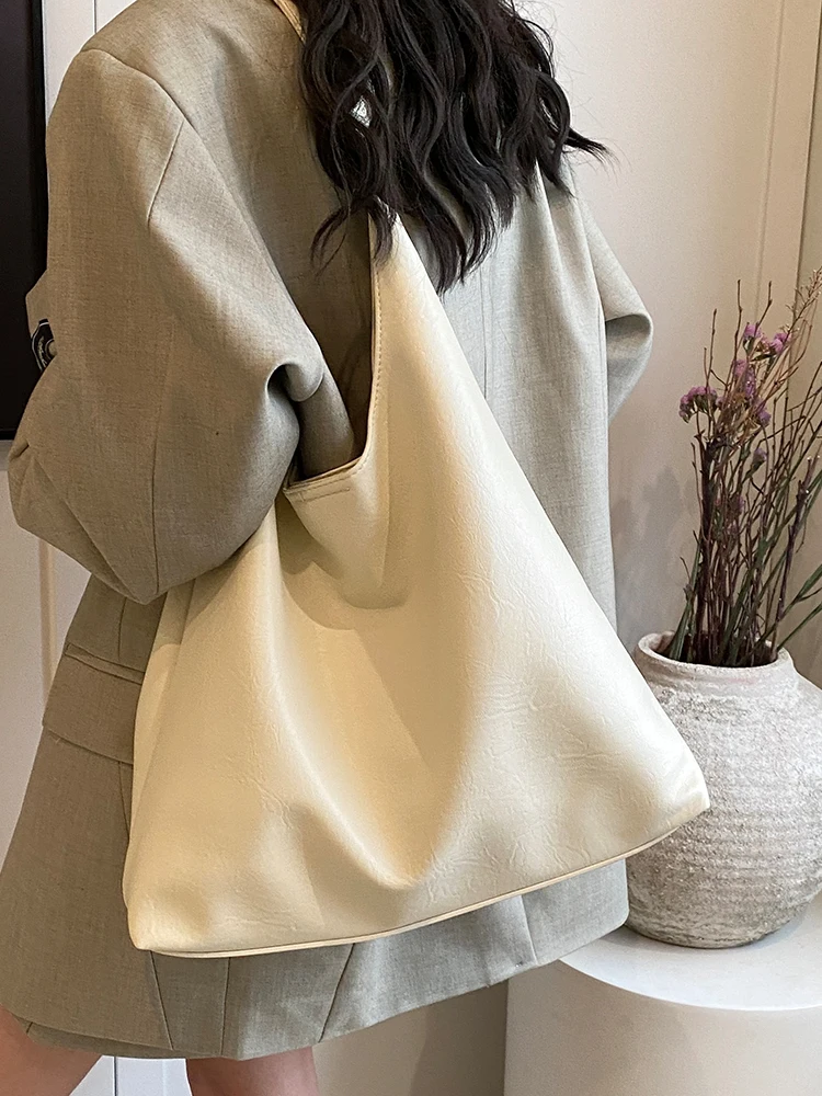 High Sense Big Bag Women 2024 New Fashion Bucket Popular Shoulder Large Capaci Commuter Tote