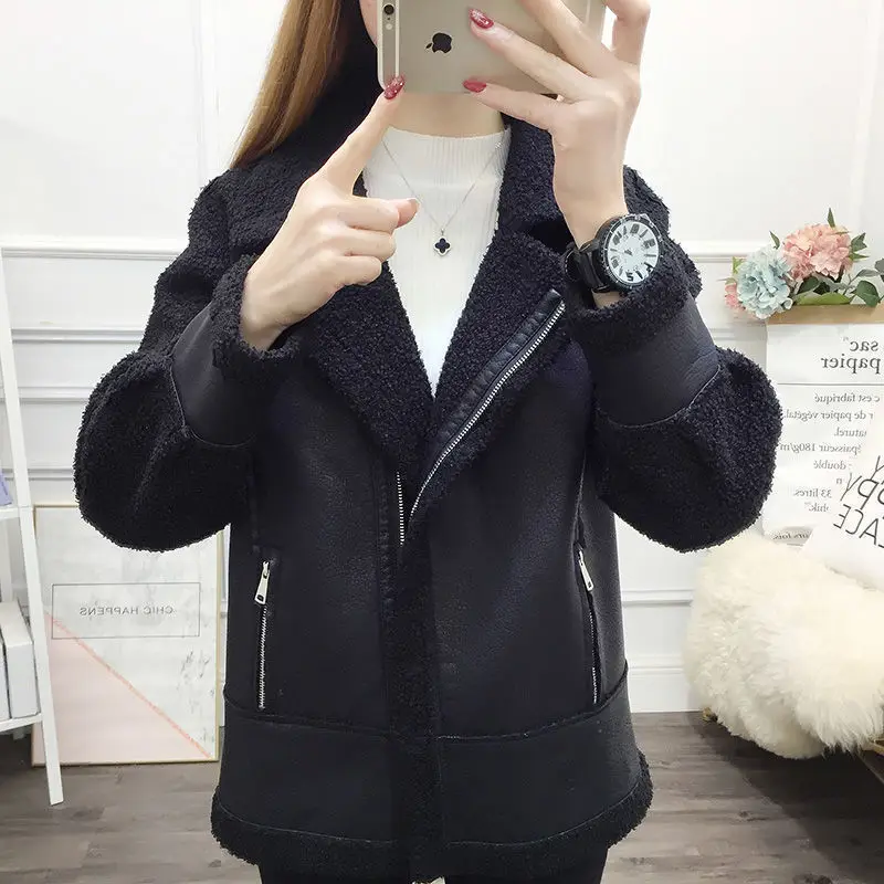 Women's Lamb Leather Clothing 2022 Autumn  Winter Faux Fur Leather Short Coats  Thickened Winter Cotton Jacket Coat Brown