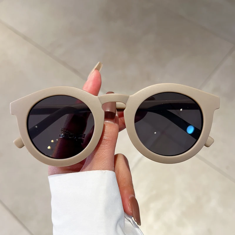 Очки солнцезащитные женские круглые в винтажном стиле с защитой UV400