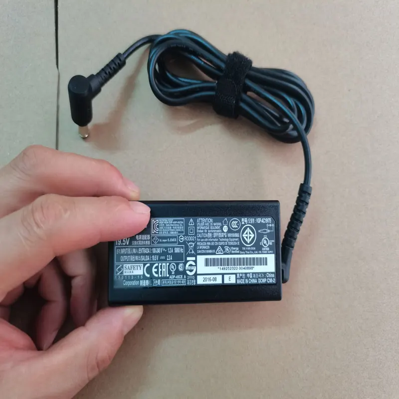 

NEW OEM 19.5V 2.3A VGP-AC19V67 VGP-AC19V68 VGP-AC19V75 AC Adapter for Sony VAIO Fit 14A SVF14N13CXB Laptop Original Charger