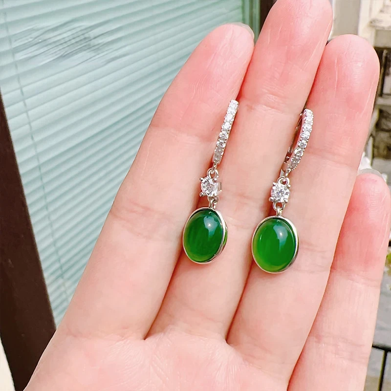 Зеленые серьги из серебра 925