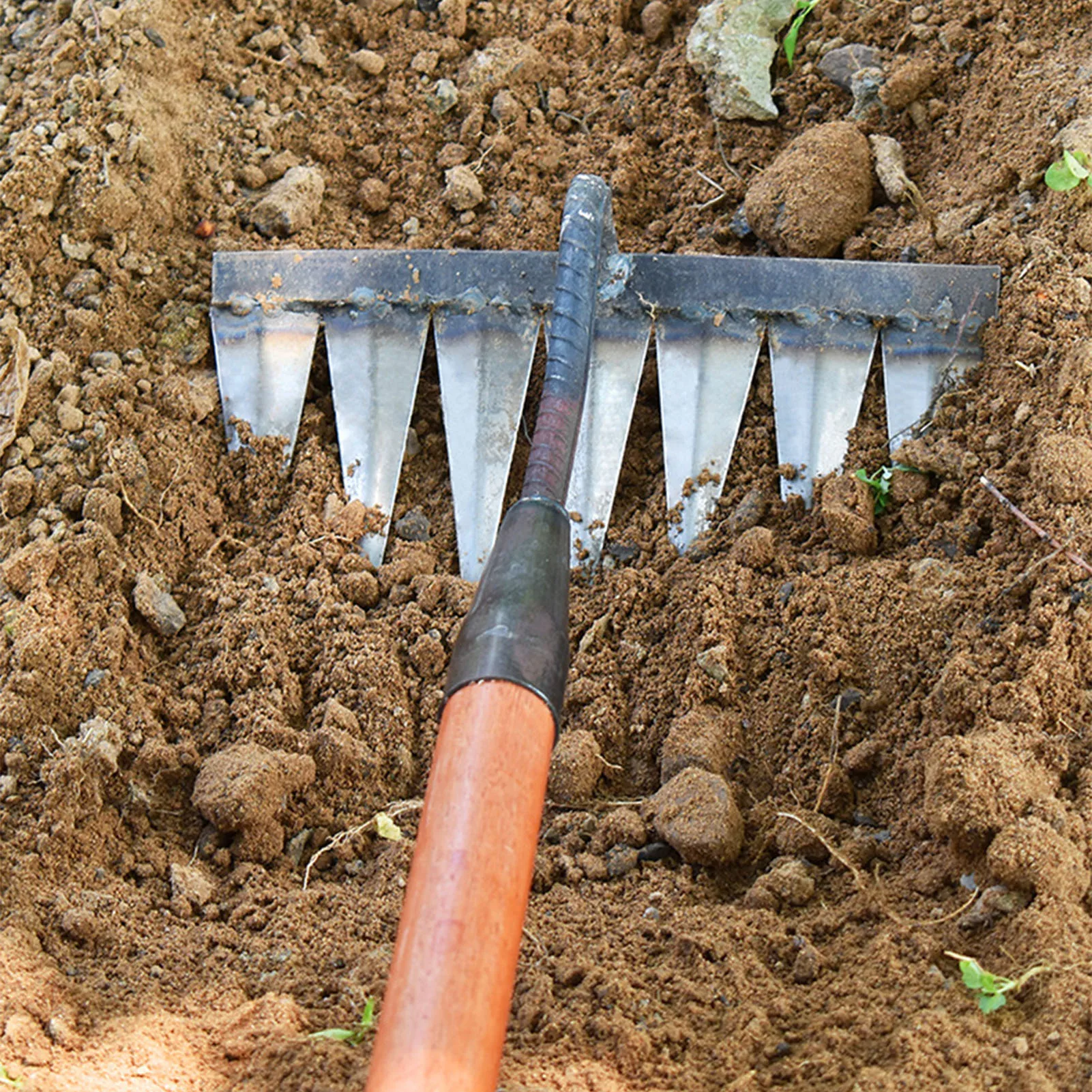 

Gardening Sharp Tines Rake High Hardness Effective Garden Rake for Weeding Ditching Loosening Soil Hand Hoe Gardening Tools