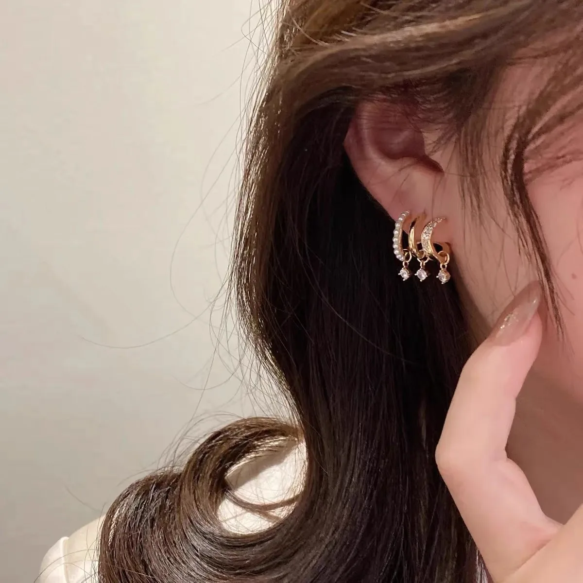 

Korean Earing Claw Ear Hook Clip Earrings for Women Crystal Four-Prong Setting CZ Pearl Gold Color Ear Earrings Fashion Jewelry