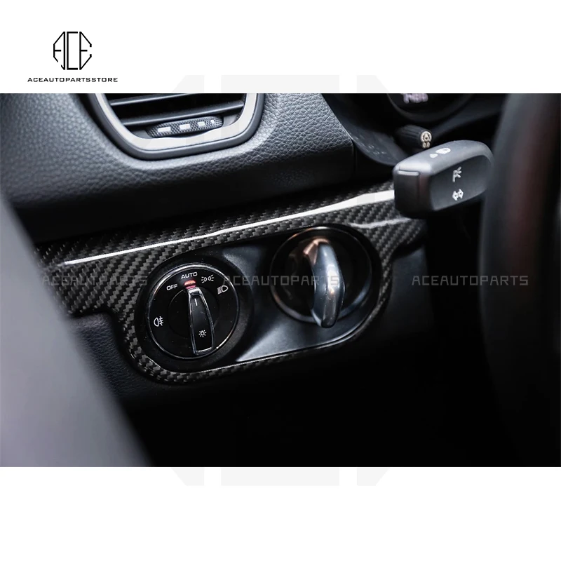 Сухая внутренняя дверь из углеродного волокна и накладка на приборную панель для