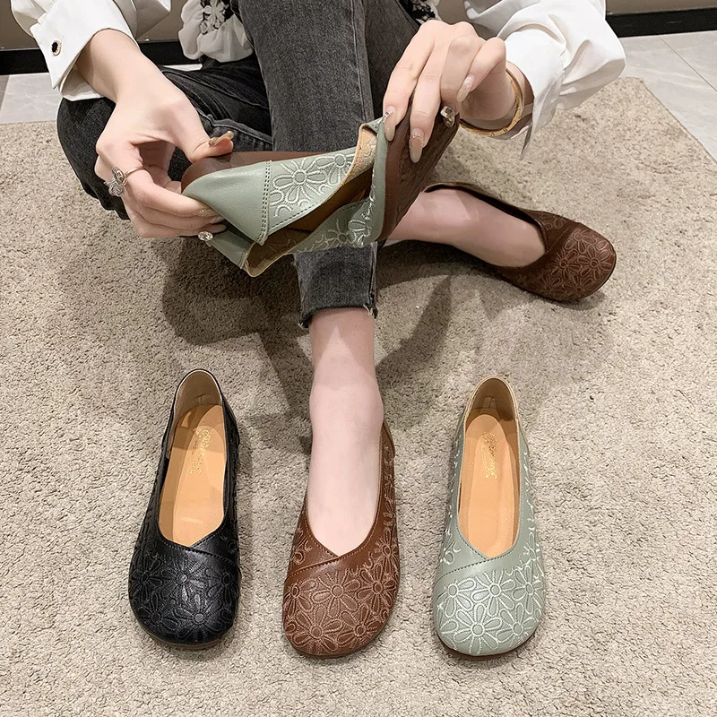 2023 Green Ballet Shoes Women's Slip On Flats Mom Comfortable Loafers Lady Easy Shoes Moccasin Woman V Cut Shallow Low Vamp Shoe