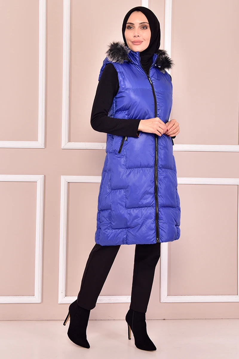 

Hooded Swollen Vest Saks EMO5070
